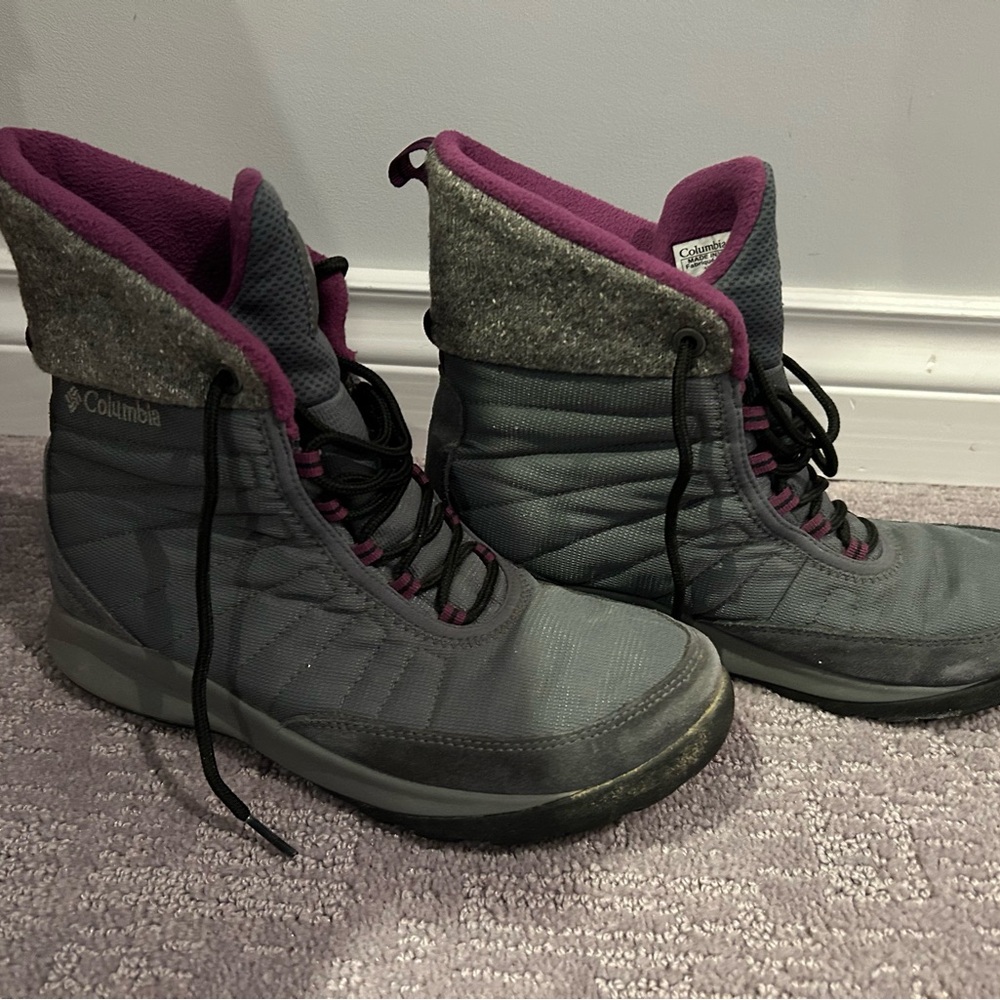 Columbia Women's Gray Winter Boots with Purple Trim